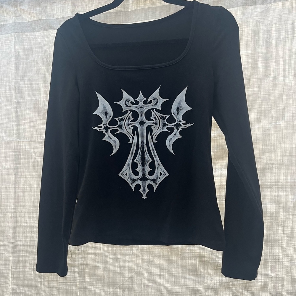 Elegant Black Long Sleeve Top with Silver Graphic